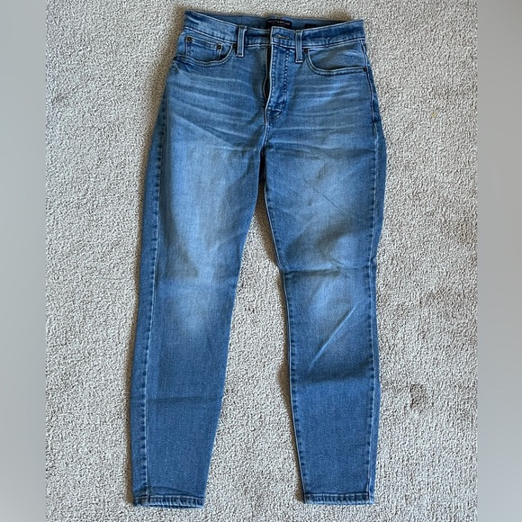 🍀Lucky Brand Jeans🍀 - Picture 2 of 2